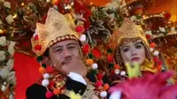 6 Potret Lawas Pernikahan Epy Kusnandar dan Karina Ranau, Harmonis Selama 17 Tahun