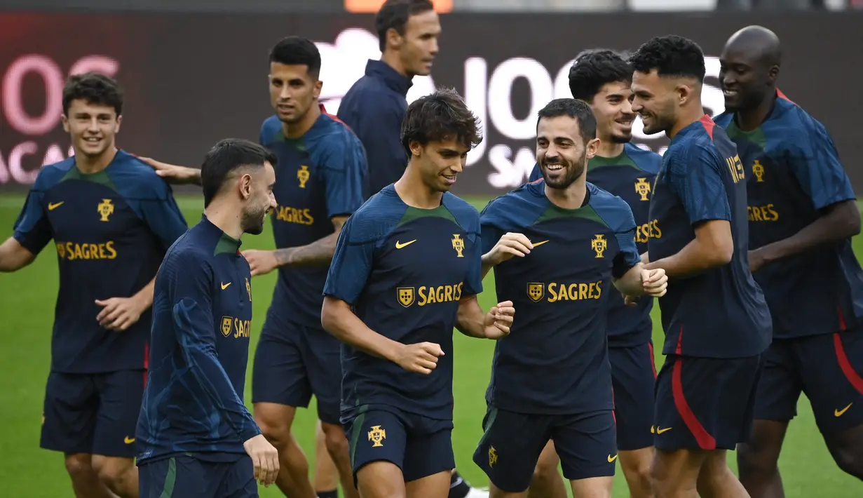 Portugal jelas sangat difavoritkan untuk mengamankan kemenangan sekaligus memastikan kelolosan mereka. (MIGUEL RIOPA / AFP)