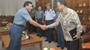 Citizen6, Jakarta: Panglima TNI menerima kunjungan Presiden The Eleventh Asia Pacific Conference on Emergency and Disaster Medicine (APCEDM XI) Dr. Abdul Radjak, DSOG beserta rombongan di Mabes TNI Cilangkap, Jakarta Timur, Jum’at (8/4). (Pengirim: Badar)