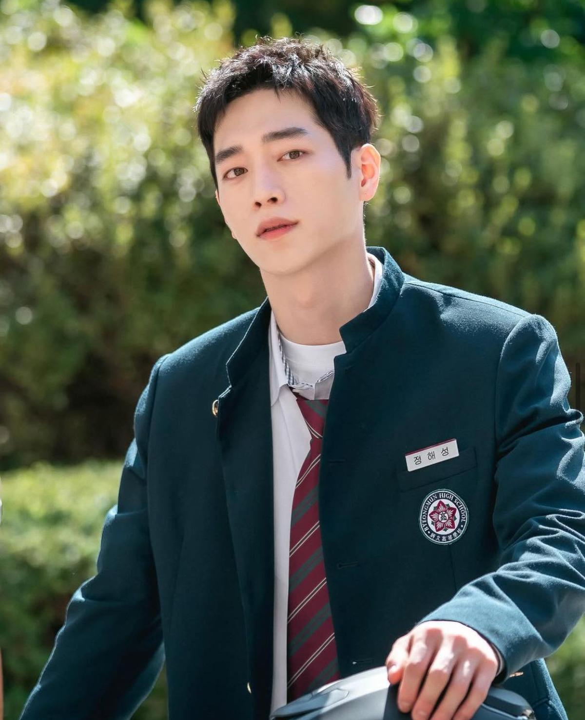 5 Potret Tampan Seo Kang Joon, Pemeran Kim Hyung-Bae di Drama Korea Undercover High School