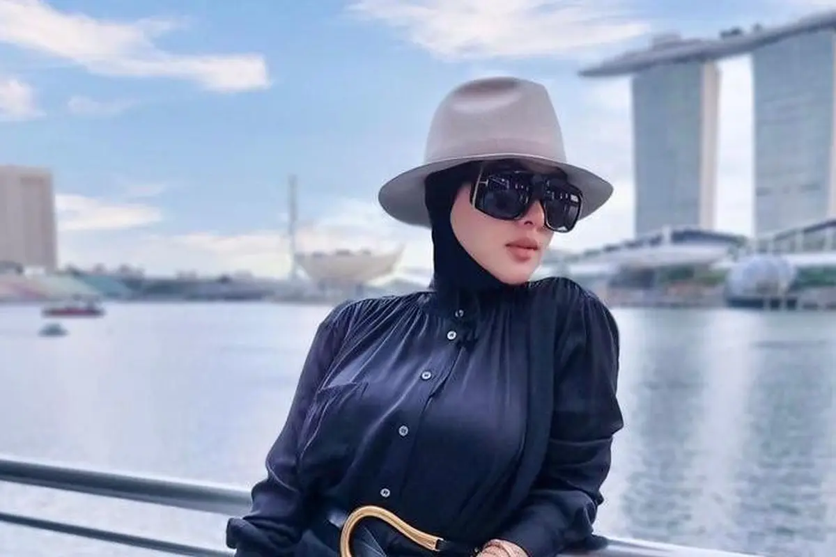 Gaya Glamor Syahrini saat Liburan di Singapura, Tenteng Tas Hermes Seharga Rumah