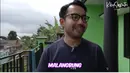 Muhammad Khairi yang menikahi Kiky Saputri pada 28 Januari 2023 lalu itu tampak begitu bahagia menikmati suasana kampung tempat kelahiran sang istri. Suasana asri dan masih banyak pohon di sekitar rumah. [Youtube/Kiky Saputri Official]