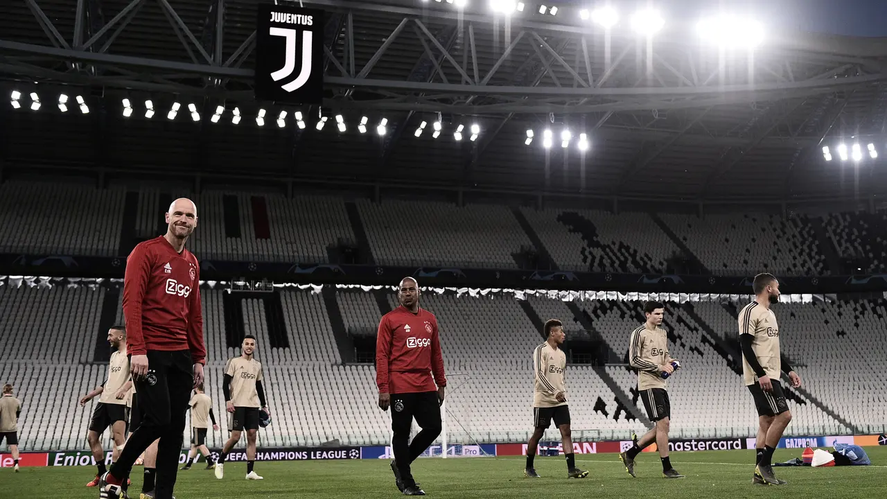 Melihat Latihan Pemain Juventus dan Ajax Jelang Bertanding