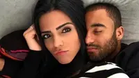 Larissa Saad dipeluk pacarnya, Lucas Moura (diariogaucho.clicrbs)