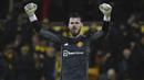 Di kubu Manchester United pun, David De Gea tampil brilian. Ia mampu mengamankan tandukan Lukas Krupp di menit ke-40 dan di awal babak kedua giliran sepakan kaki kiri Przemyslaw Placheta berhasil dimentahkan. (AP/Rui Vieira)