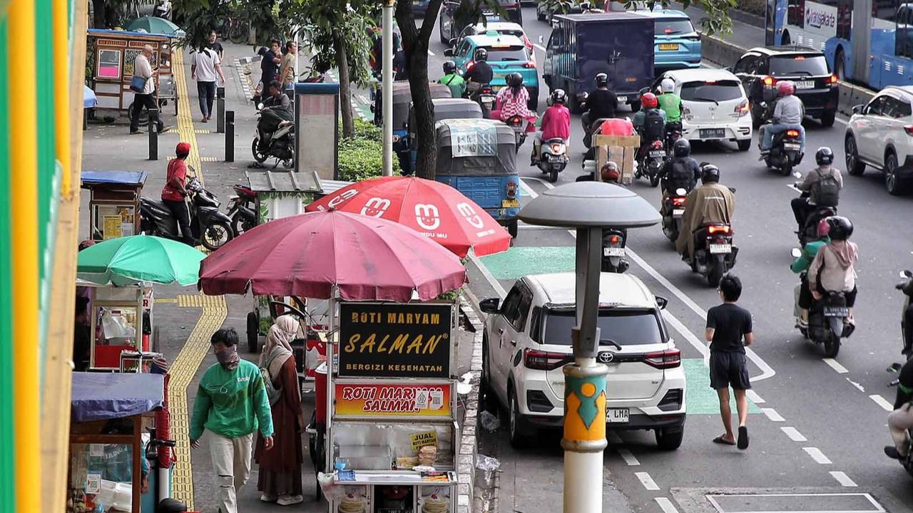 FOTO: Trotoar Yang Berubah Fungsi Di Ibukota Jakarta
