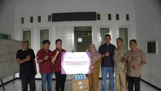 Program Cahaya Desa yang digelar Lippo Cikarang Cosmopolis telah menyalurkan 1.000 lampu LED
