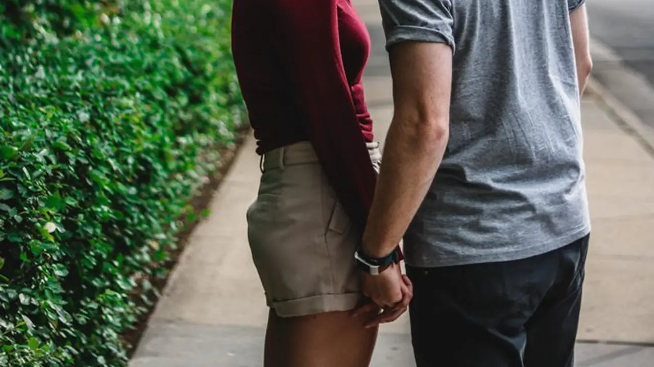 Ups, Kamu Lebih Cinta Cowok Lain Dibanding Pacar Sendiri Nih!