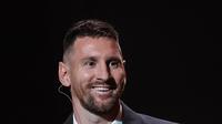 Messi berada di urutan pertama mengungguli dua nama lainnya, yakni Erling Haaland dan Kylian Mbappe, yang masing-masing menempati peringkat kedua dan ketiga. (FRANCK FIFE / AFP)
