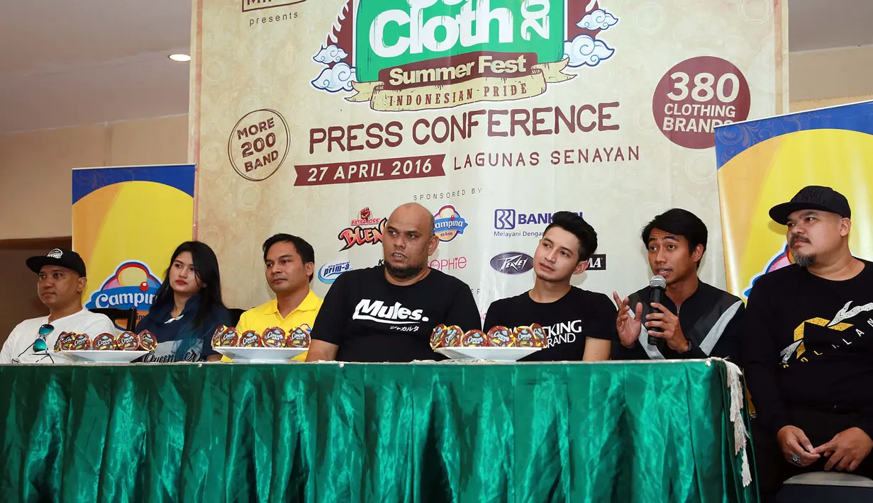 Bagus juga menggarap proyek Duo Sianida bersama DJ Stroo. Sianida yang sedang rame jadi perbincangan atas kematian Mirna beberapa waktu lalu. Single berjudul 'Racun Yang Berbahaya' dengan irama elektronik telah dilounching. (Deki Prayoga/Bintang.com)