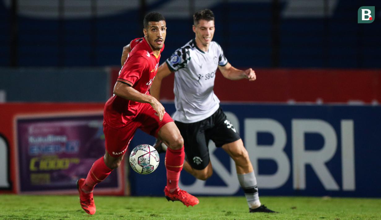 Yann Motta tak akan lagi berseragam Persija Jakarta di putaran kedua BRI Liga 1 2021/2022. Berdasarkan pengumuman, Yann Motta dilepas untuk memperbaiki komposisi tim. Barito Putera dan Persita Tangerang diakabarkan tertarik dengan bek asal Brasil tersebut. (Bola.com/Bagaskara Lazuardi)