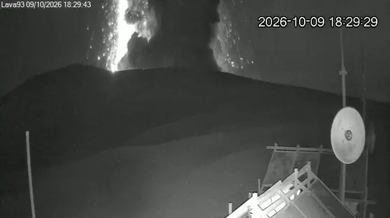 26 Kali Erupsi, Anak Krakatau Berstatus Siaga