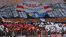 Puluhan ribu Jakmania memadati Stadion GBK untuk menyaksikan langsung laga Persija Jakarta kontra Persib Bandung, (10/8/2014). (Liputan6.com/Helmi Fithriansyah)