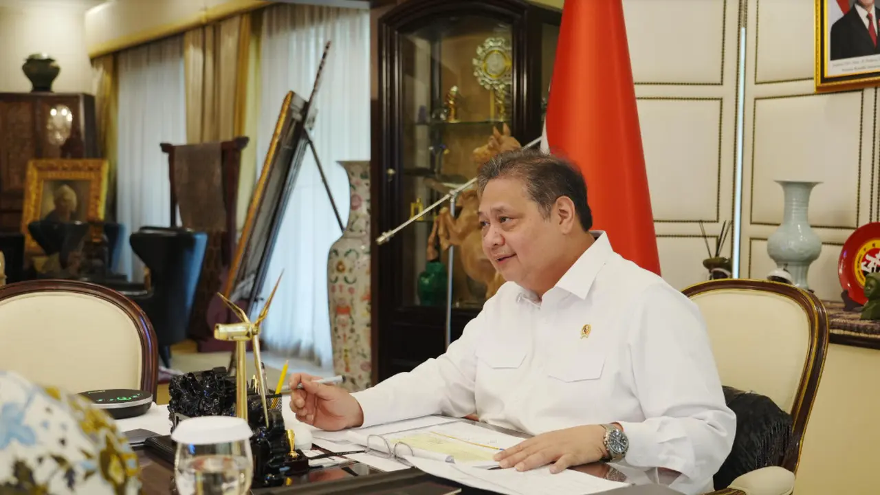 Menteri Koordinator Bidang Perekonomian Airlangga Hartarto, saat Rapat Koordinasi Komite Kebijakan Pembiayaan bagi UMKM, Selasa (24/12/2024). (Foto: ekon.go.id)