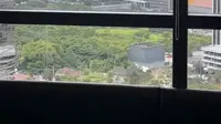 Asap Terlihat Membumbung Tinggi di Sekitar Bank Panin Jalan Sudirman Senayan Jakarta