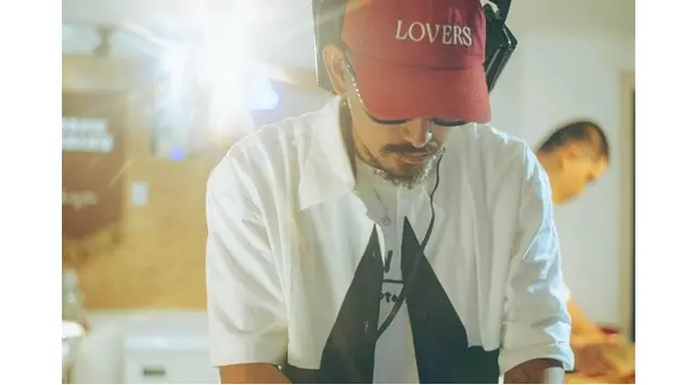 Disebut warganet bosan ganteng, intip 6 potret terbaru Bio One dengan jenggot dan kumis tebal