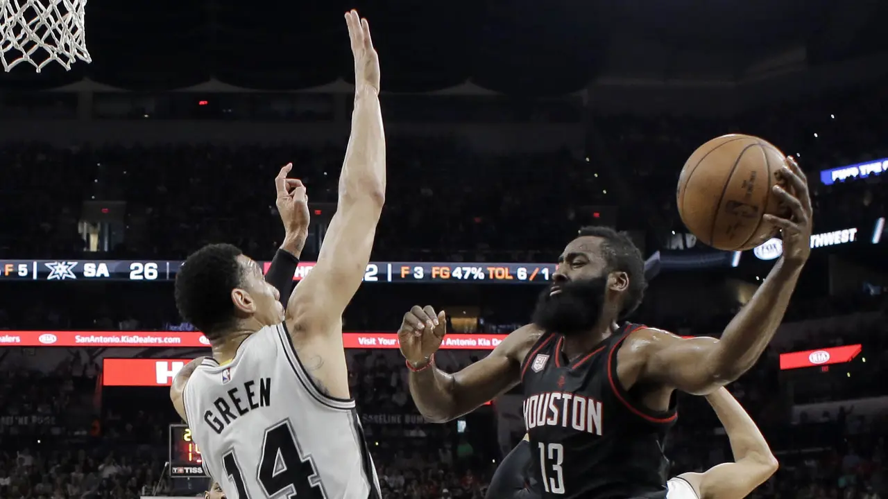 Pebasket Houston Rockets, James Harden