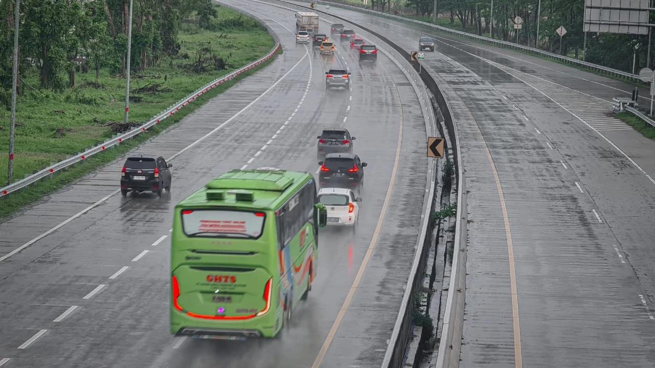 Kendaraan Melintas Tol Solo-Ngawi Melonjak H+3 Libur Tahun Baru 2026, Tembus Satu Juta Lebih