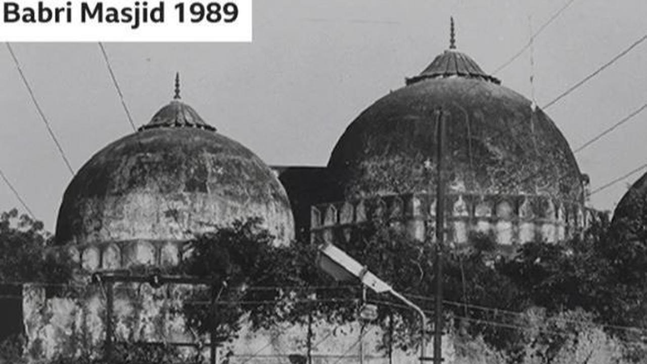 Umat Hindu meyakini Ayodhya adalah tempat kelahiran Rama dan Masjid Babri dibangun oleh penyerbu Muslim di atas reruntuhan kuil Rama di titik di mana dewa Hindu tersebut lahir.