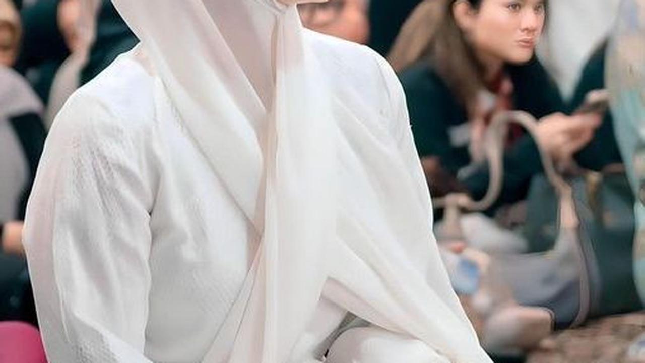 Deretan Foto Aaliyah Massaid Tampil Berhijab saat Hadir di Acara Doa Bersama Jelang Persalinan Aurel, Beda Banget dan Bikin Pangling
