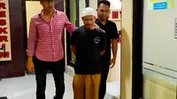 Berpakaian Kemeja Lengkap dengan Sarung dan Kopiah, Maling Gasak Motor Musafir di Masjid
