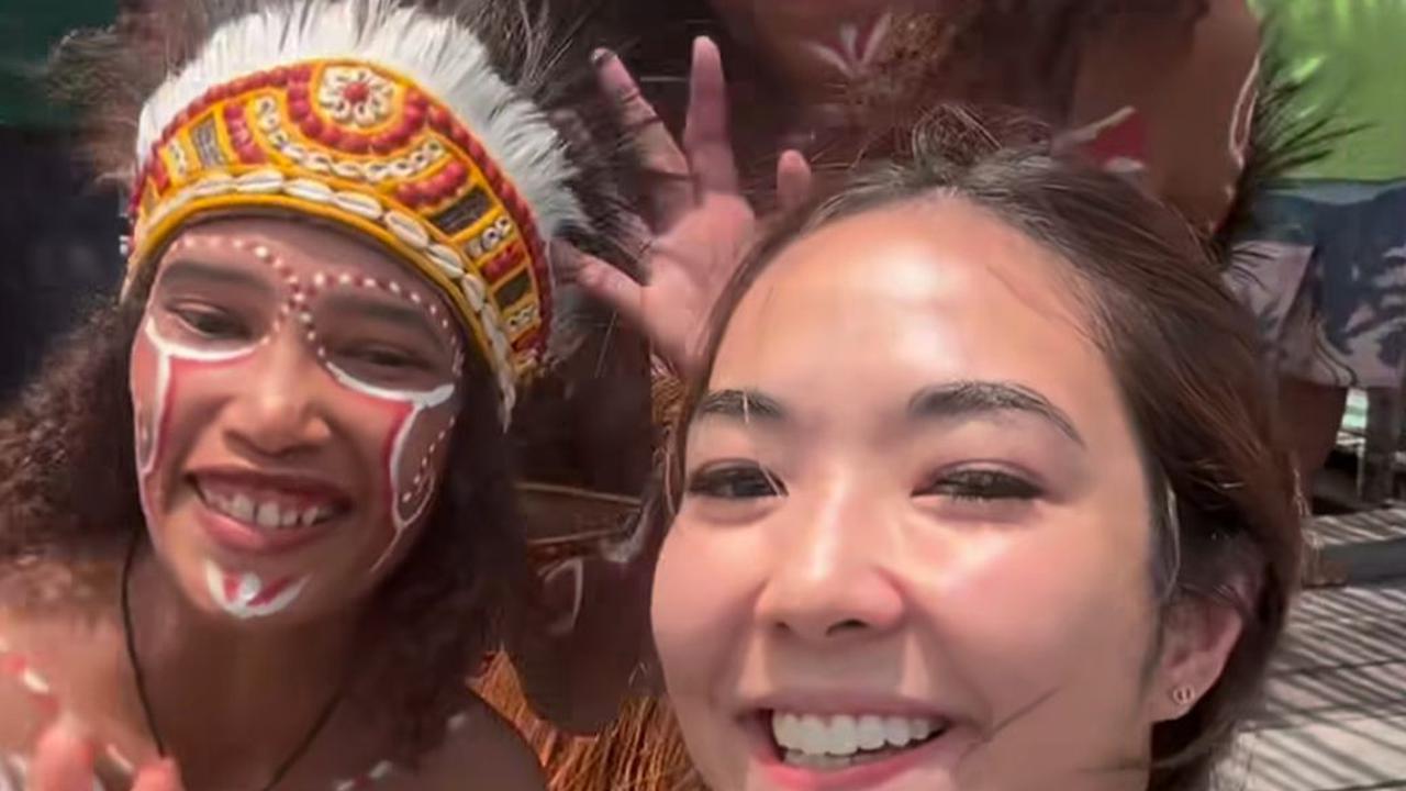 7 Potret Gisel Nikmati Pesona Kali Biru Papua, Dapat Kejutan Tak Terduga di Tengah Perjalanan