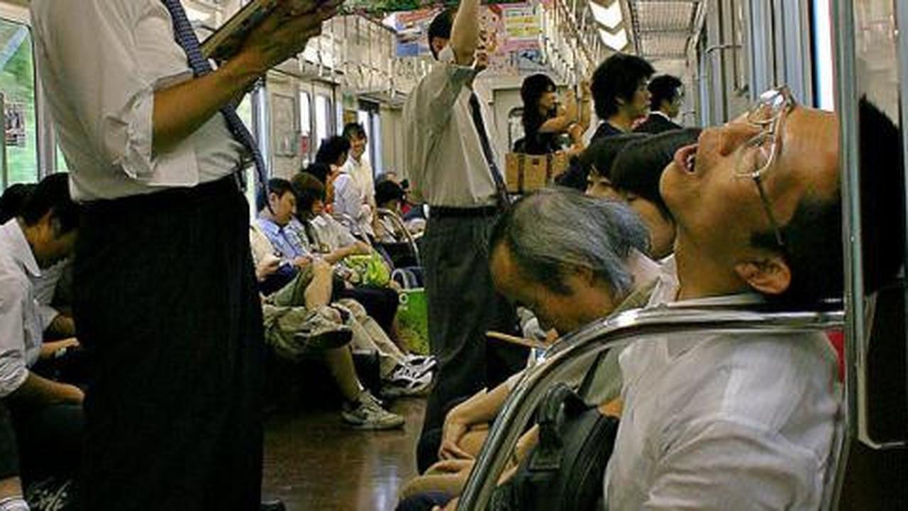 Kisah salaryman, pekerja keras yang rela mati di Jepang