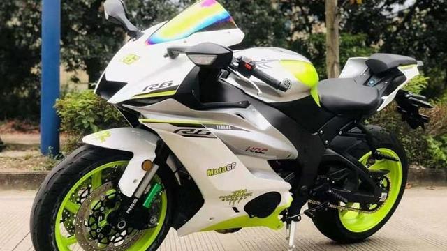 Huaying R6 dibekali mesin dua silinder berkapasitas 500cc