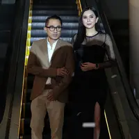 Selain para pemain dan kru SKUT terlihat hadir seperti Aura Kasih, Fajar Bustomi, Lukman Sardi, Maudy Koesnaedi dan Ben Joshua, tampak hadir Presiden Republik Indonesia ketiga, BJ Habibie, Syahrini, Iqbaal CJR, Arie Untung. (Deki Prayoga/Bintang.com)