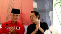 Ganjar Pranowo saat duduk bersebelahan dengan Prananda Prabowo di Batutulis, Bogor. (Ist)