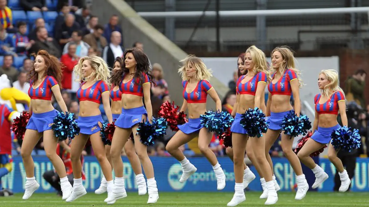 Cheerleaders Crystal Palace