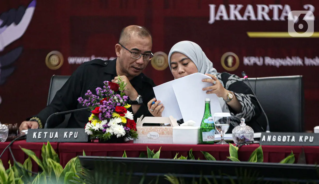 Hasyim sebut menurut Undang-Undang Pemilu kewenangan untuk menetapkan DPT merupakan kewenangan KPU pada tingkat kabupaten/kota dan oleh PPLN untuk pemilih yang berada di luar negeri. (Liputan6.com/Faizal Fanani)