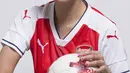 Olivia Fendry membuka rahasia bahwa dirinya adalah pengagum Arsenal. (Bola.com/Peksi Cahyo)