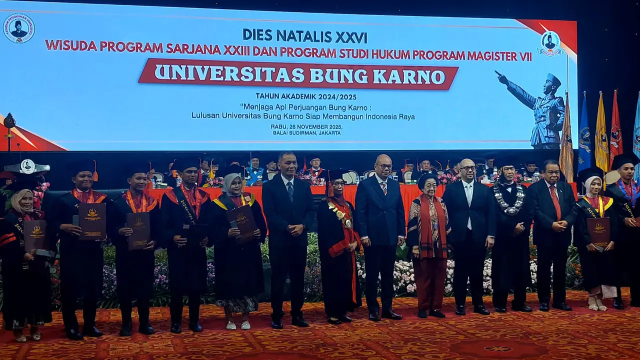 Presiden Kelima Republik Indonesia, Prof. Dr. (H.C.) Megawati Soekarnoputri, menghadiri acara Dies Natalis ke-XXVI dan Wisuda Sarjana ke-XXIII serta Magister Hukum ke-VII Universitas Bung Karno (UBK) di Balai Sudirman, Jakarta (Istimewa)