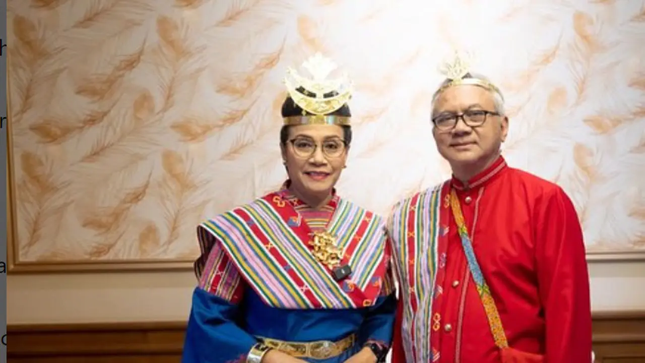 Potret Sri Mulyani Bersama Sang Suami Kompak Pakai Baju Adat dari Soe NTT untuk Upacara HUT ke-78 RI