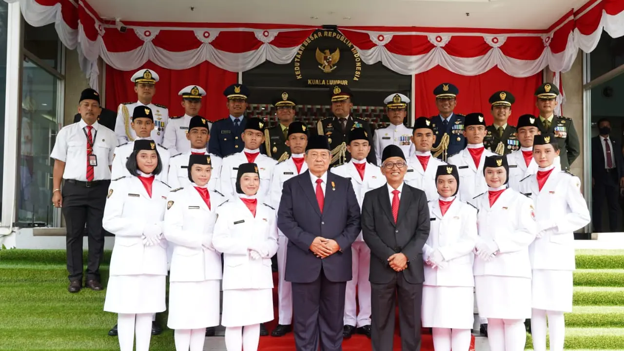 Upacara Bendera Hari Ulang Tahun Kemerdekaan ke-77 RI di KBRI Kuala Lumpur dihadiri oleh Presiden ke-6 RI Susilo Bambang Yudhoyono (SBY). (Dok KBRI Kuala Lumpur)