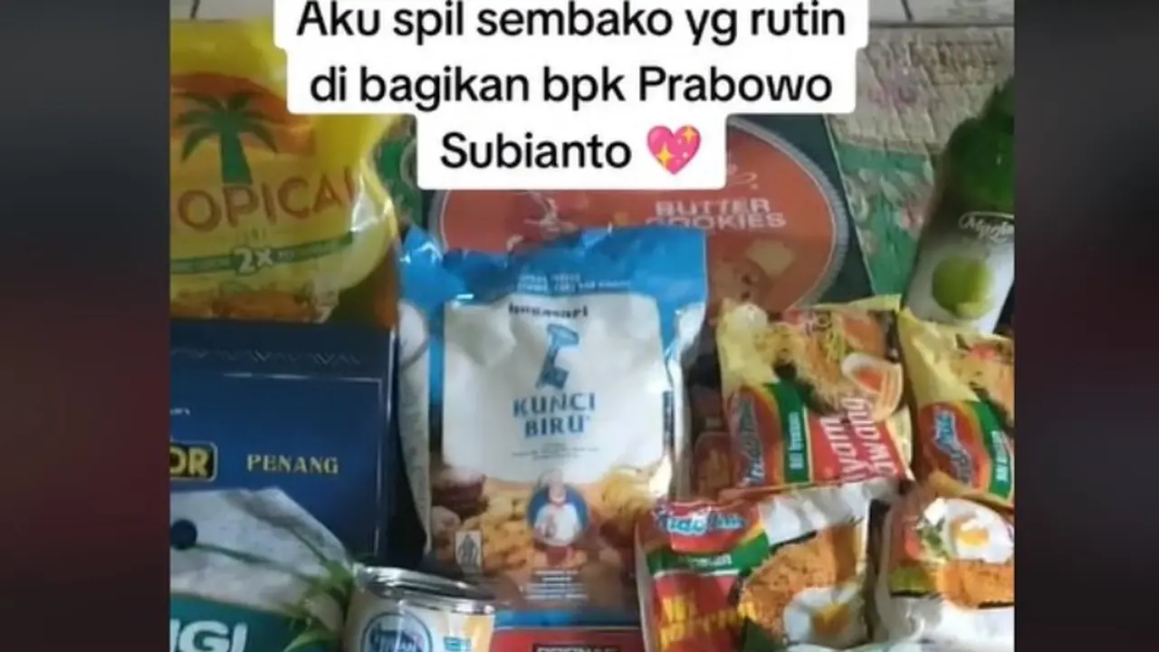Prabowo Subianto Bagikan Parsel Lebaran Buat Warga, Isinya dari Beras sampai Sarung Tenun.  foto: TikTok @siscaandrianny77