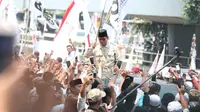 Prabowo mengunjungi Kantor Pengurus Pusat Persatuan Islam (PP Persis) di Jalan Perintis Kemerdekaan, Viaduct Bandung (dok. Merdeka.com)