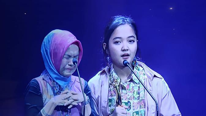 Ibunda Gustiwiw Menangis Terima Piala AMI Awards 2025, Ungkap Mendiang Ikut Wujudkan Mimpinya