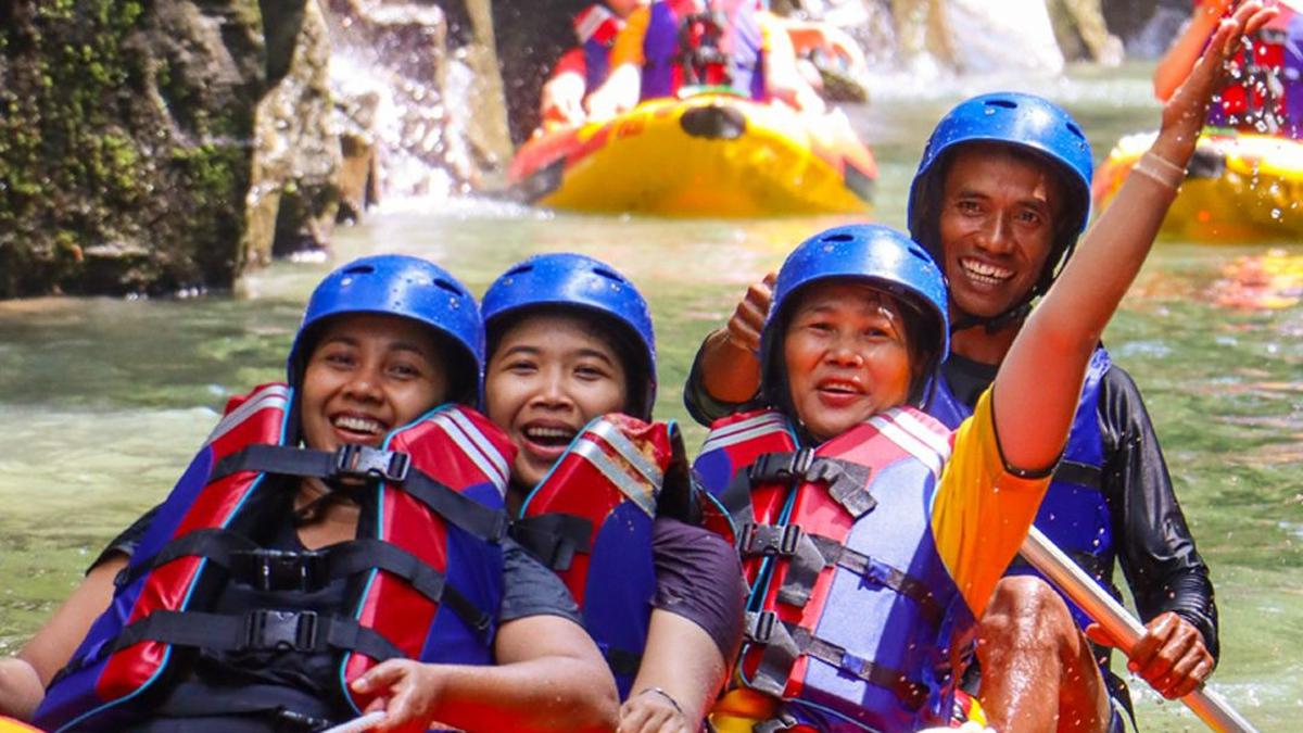 Arung Jeram dan Aktivitas Outdoor Seru di Sungai Melangit, Bali