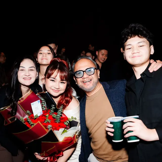 Foto Mima Shafa Anak Mona Ratuliu yang Main di Film 'A Normal Woman' yang Tayang di Netflix, Curi Perhatian