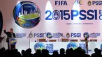 Djohar Arifin Husin membuka Kongres LuarBiasa PSSI 2015 di Hotel JW Marriot, Surabaya, Jawa Timur, Sabtu (18/5/2015). Kongres akan memilih Ketua/Wakil Ketua Umum serta anggota Komite Eksekutif PSSI periode 2015-2019. (Liputan6.com/Helmi Fithriansyah)