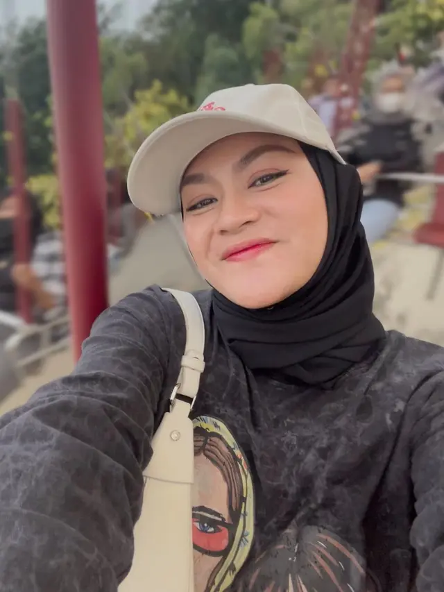 6 Potret Terbaru Yunita Lestari Mantan Istri Daus Mini, Perubahannya Bikin Pangling