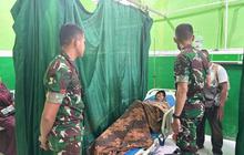 Bukan Hanya Perang, Prajurit TNI Evakuasi Lansia Stroke di Aceh, Bukti Bakti Sosial Tanpa Batas