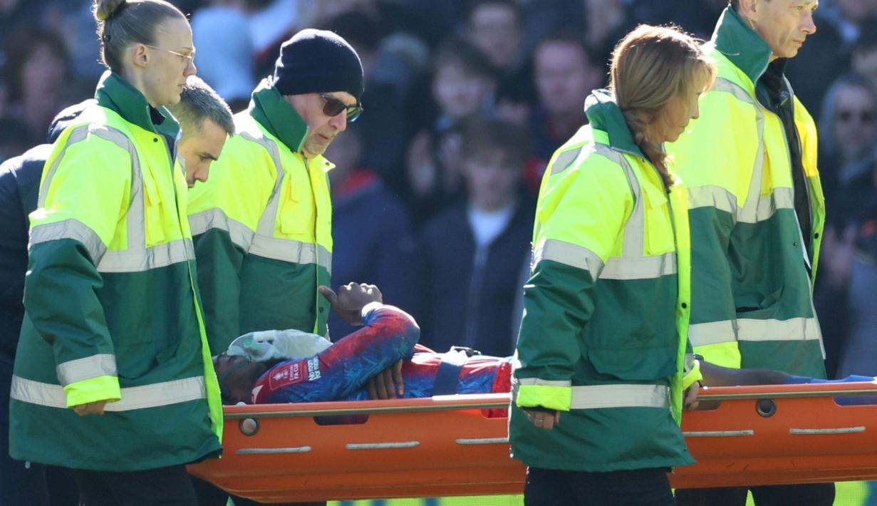 Crystal Palace mengonfirmasi bahwa Mateta telah keluar dari rumah sakit. Cedera di telinganya cukup serius hingga membutuhkan 25 jahitan. (AP Photo/Ian Walton)
