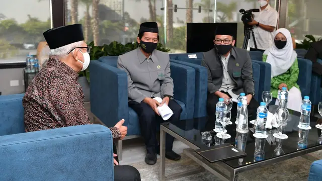 Wakil Presiden (Wapres) Ma’ruf Amin ingin menyebarluaskan literasi masyarakat tentang isu makro ekonomi syariah. (Dok Setwapres)