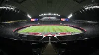Sapporo Dome adalah rumah bagi salah satu tim sepak bola profesional Jepang, Consadole Sapporo dan tim bisbol, Hokkaido Nippon-Ham. Stadion berbentuk kubah ini rencananya akan digunakan untuk cabang olah raga sepak sepak bola. (Foto: AFP/Asano Ikko)