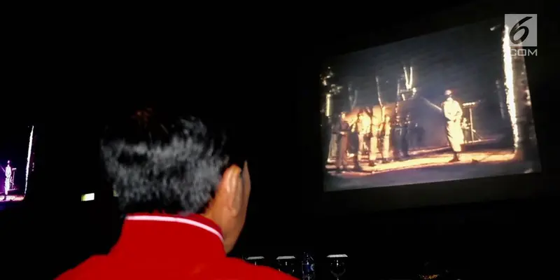 Bersama Warga Bogor, Jokowi Nonton Bareng Film G30S PKI