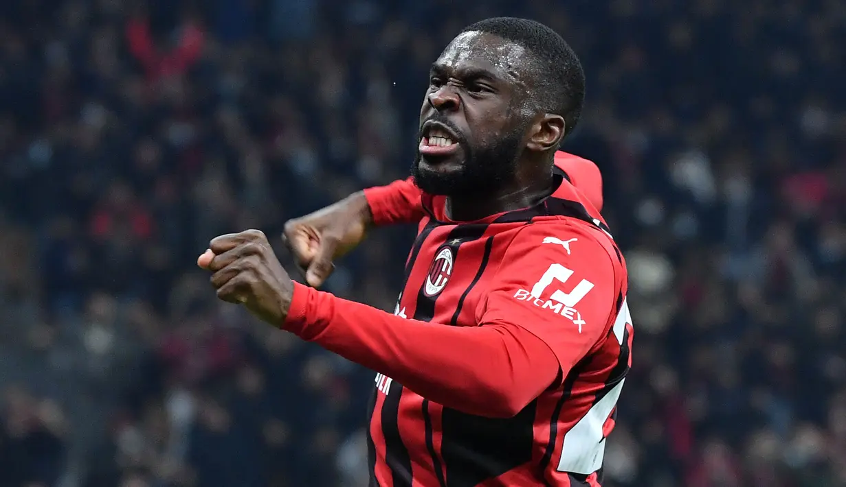 AC Milan mendatangkan Fikayo Tomori dari Chelsea dengan status pinjaman pada Januari 2020. Luar biasanya, ia mampu beradaptasi dengan mudah dan menjadi pemain andalan di skuat utama. Sejak musim panas lalu, status Tomori akhirnya dipermanenkan. (AFP/Tiziana Fabi)