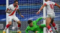 Penampilan kiper Chelsea, Kepa Arrizabalaga, pada laga melawan Southampton, di Stamford Bridge, Sabtu (18/10/2020). (AFP/Ben Stansall)